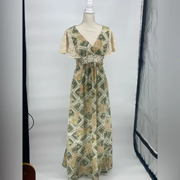 Vintage 70’s Maxi Dress Winged Laced Sleeves 24” waist - Picture 4 of 14